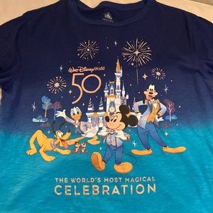 Walt Disney World 50th celebration T-shirt adult Small